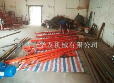 點擊查看詳細(xì)信息<br>標(biāo)題：華友機械直滑式吊運機發(fā)貨現(xiàn)場 閱讀次數(shù)：7328