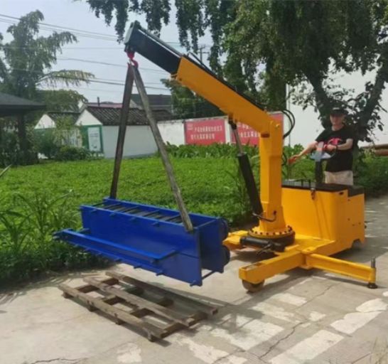 點擊查看詳細信息<br>標題：移動式液壓吊機 多款液壓小吊機 閱讀次數(shù)：1949